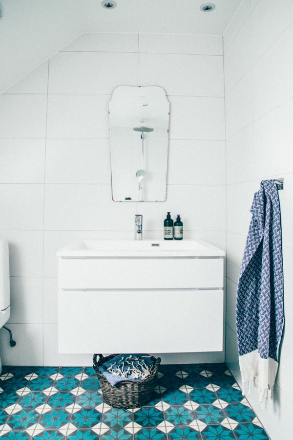 Baño en azul y blanco