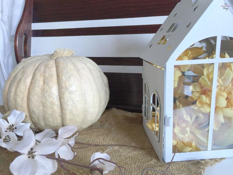 Our Fall Vignette | www.sweethings.net