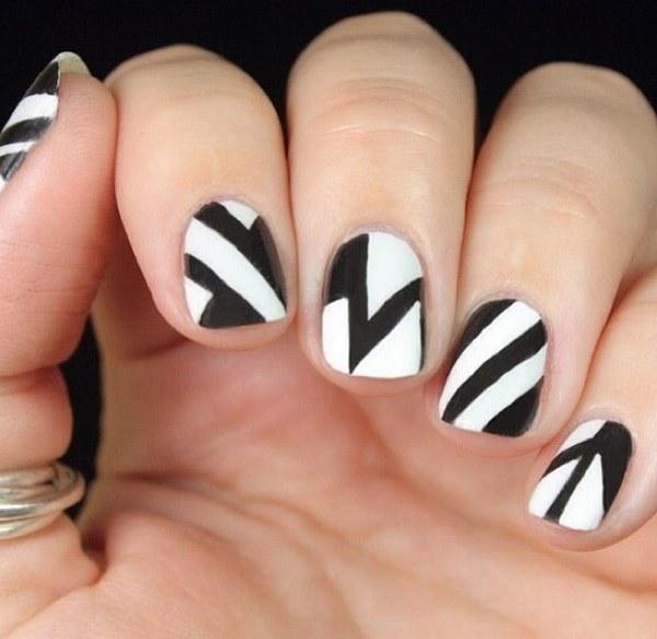 diseño de uñas con lineas rectas