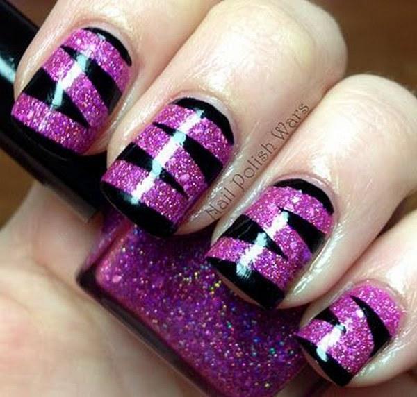 uñas con lineas hechas con cintas