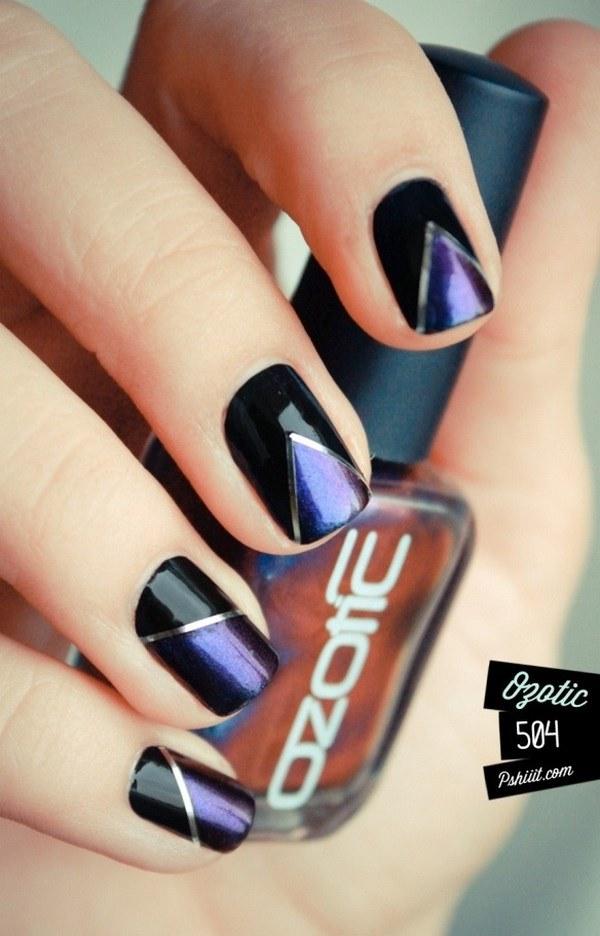 uñas decoradas con triangulos y cintas