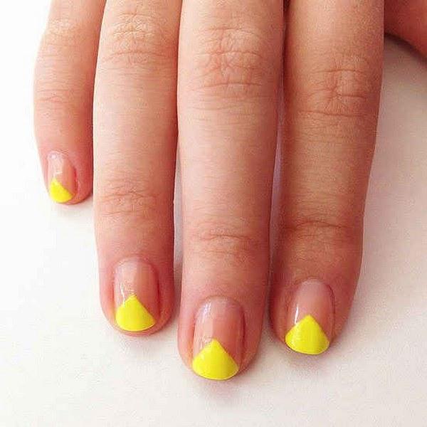 uñas sencillas en forma de triangulo