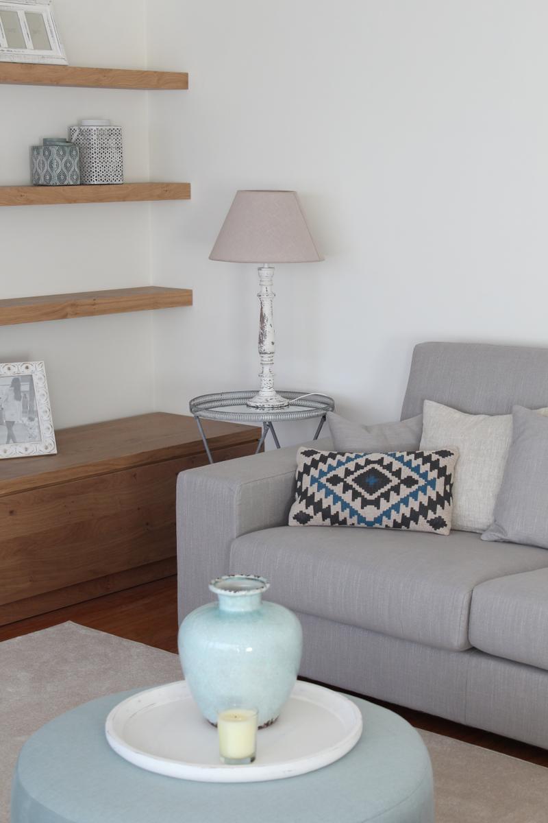 La nueva casa de Sara Carbonero en Oporto con muebles Kenay Home - sofa y cojines