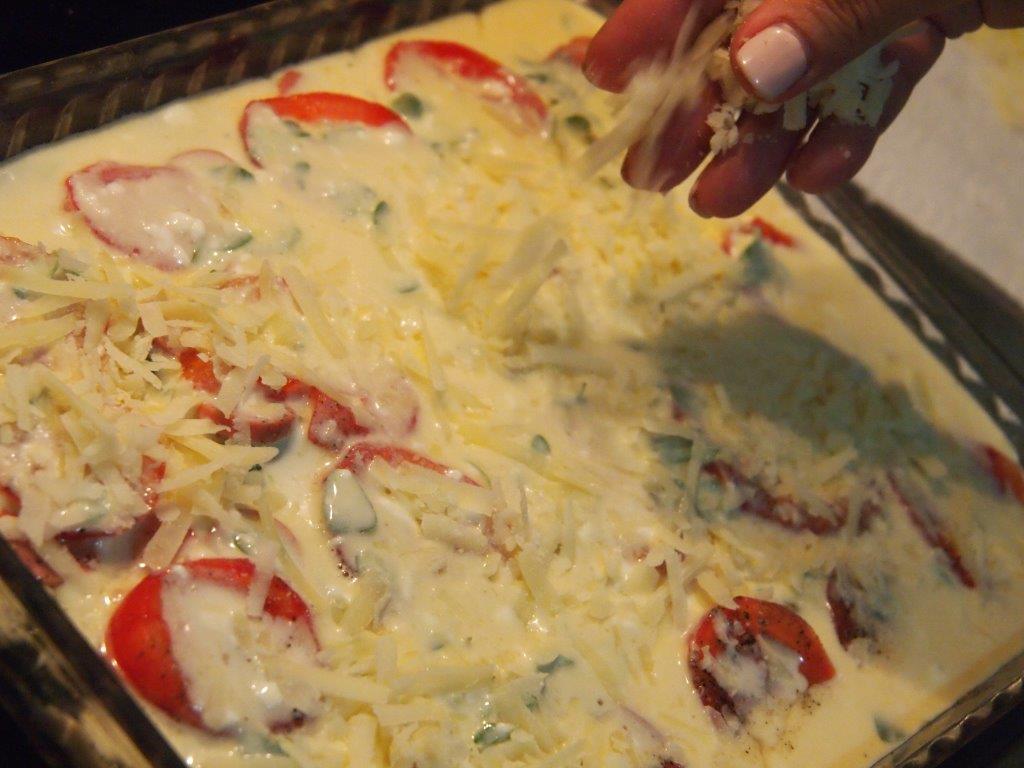 Gratinado de verduras y salchichas crudo