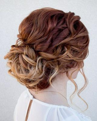 cabello rizado recogido