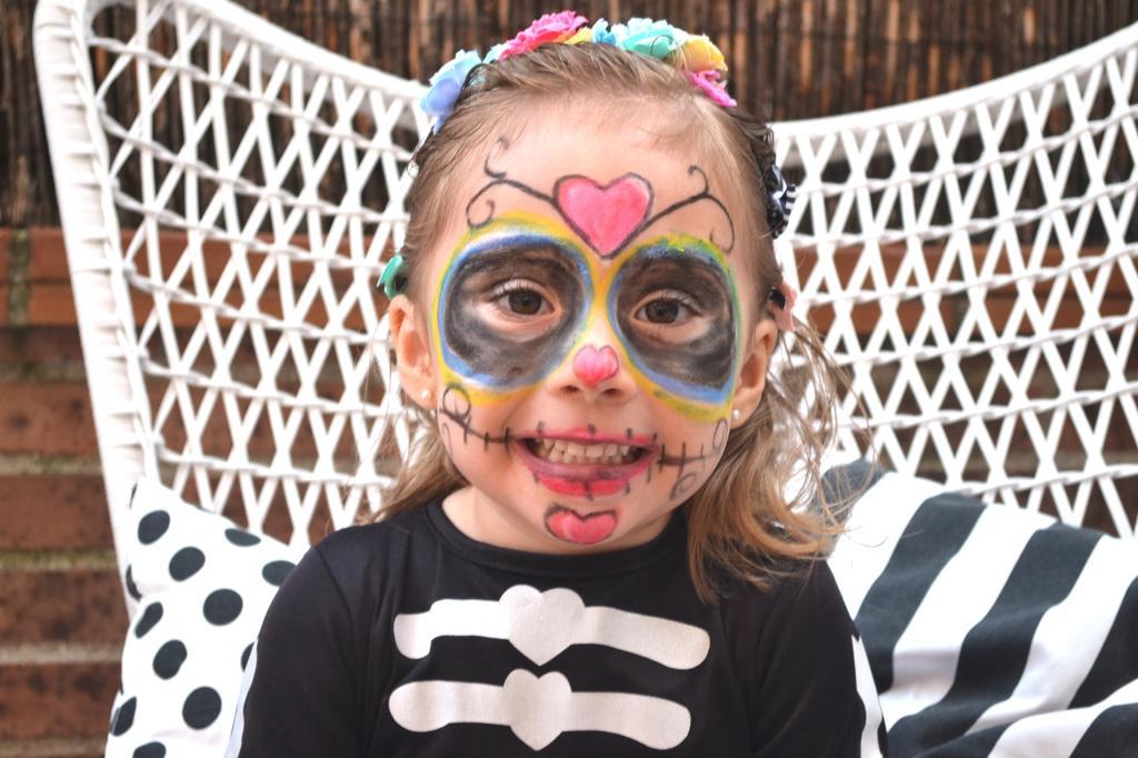  photo disfraz-nintildea-huesos-esqueleto-dia-de-los-muertos-diadema-flores2_zps90eb6bca.jpg