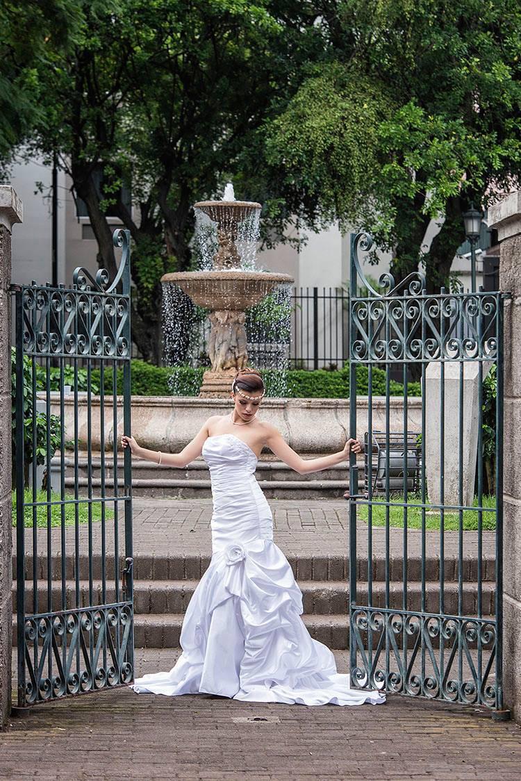 editorial-novias-blog-de-bodas-noviatica-costa-rica-bodas-fotografia-peinado-maquillaje-vestidos-de-novia-tocados-joyeria-bouquet-flores-14
