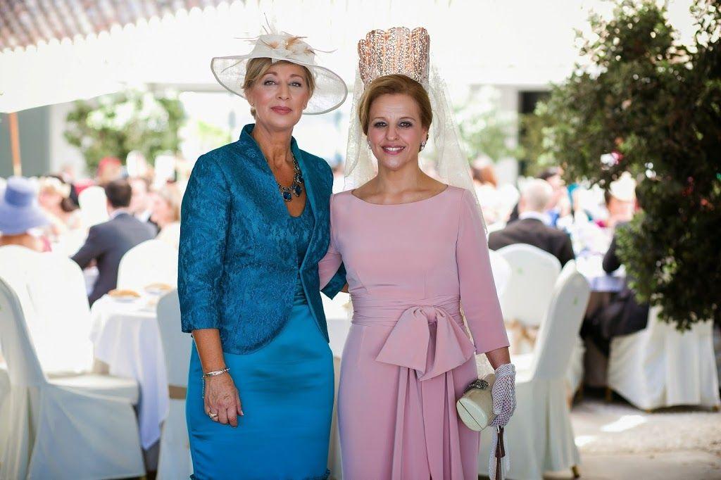 madrinas y madre de la novia