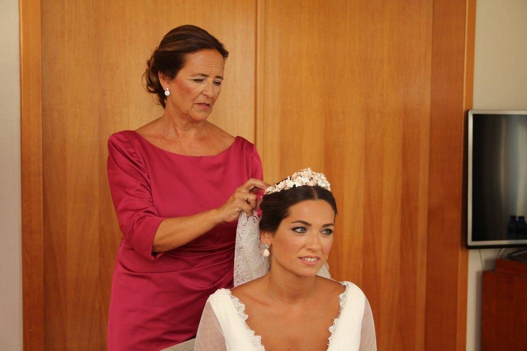 madre de la novia de rojo