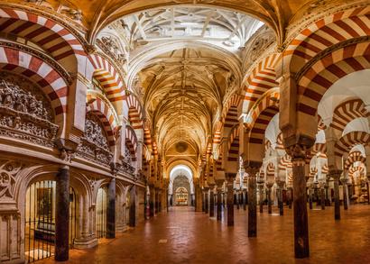 Interior de la mezquita de Córdoba, España