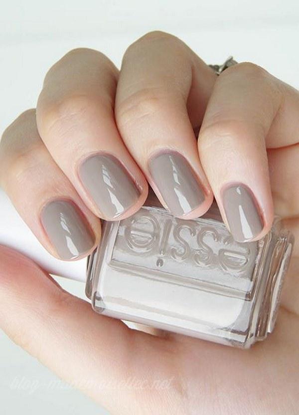 uñas color nude de un solo tono