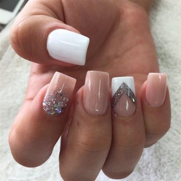 uñas nude con blanco
