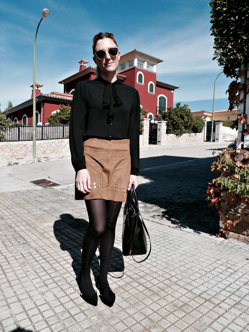 Doeskin Skirt With Black Blouse paula casielles