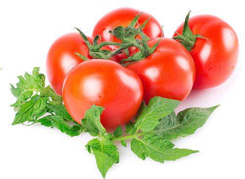 tomates para las ojeras