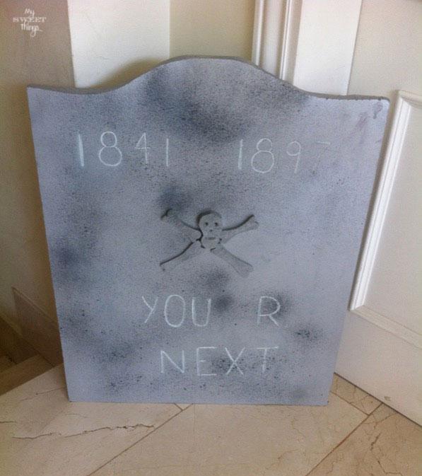 Easy Halloween Decor | Sweethings.net