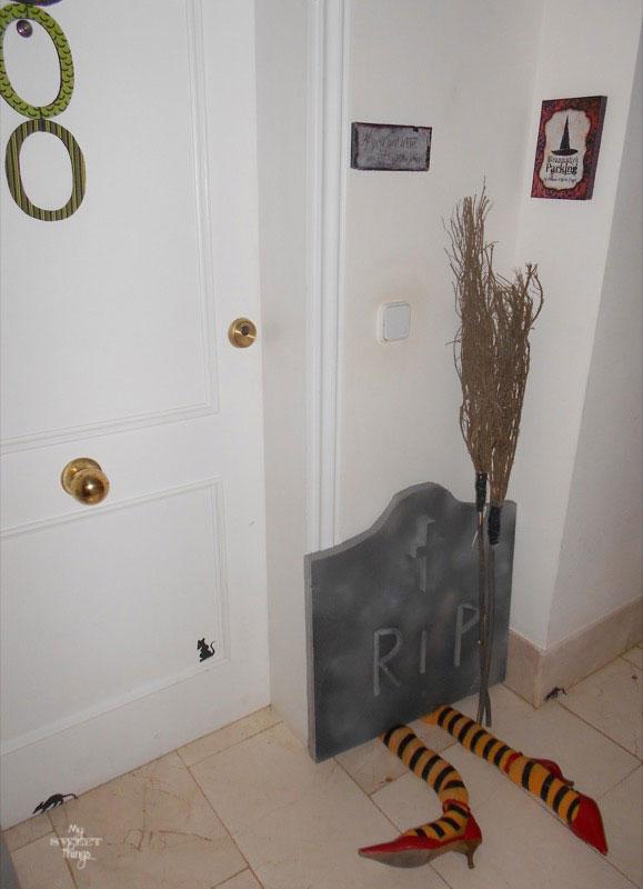Easy Halloween Decor | Sweethings.net