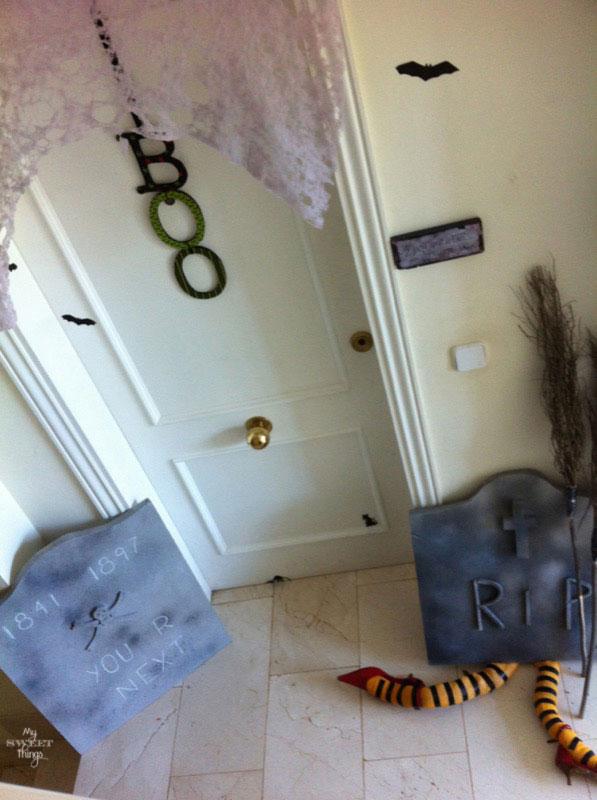 Easy Halloween Decor | Sweethings.net