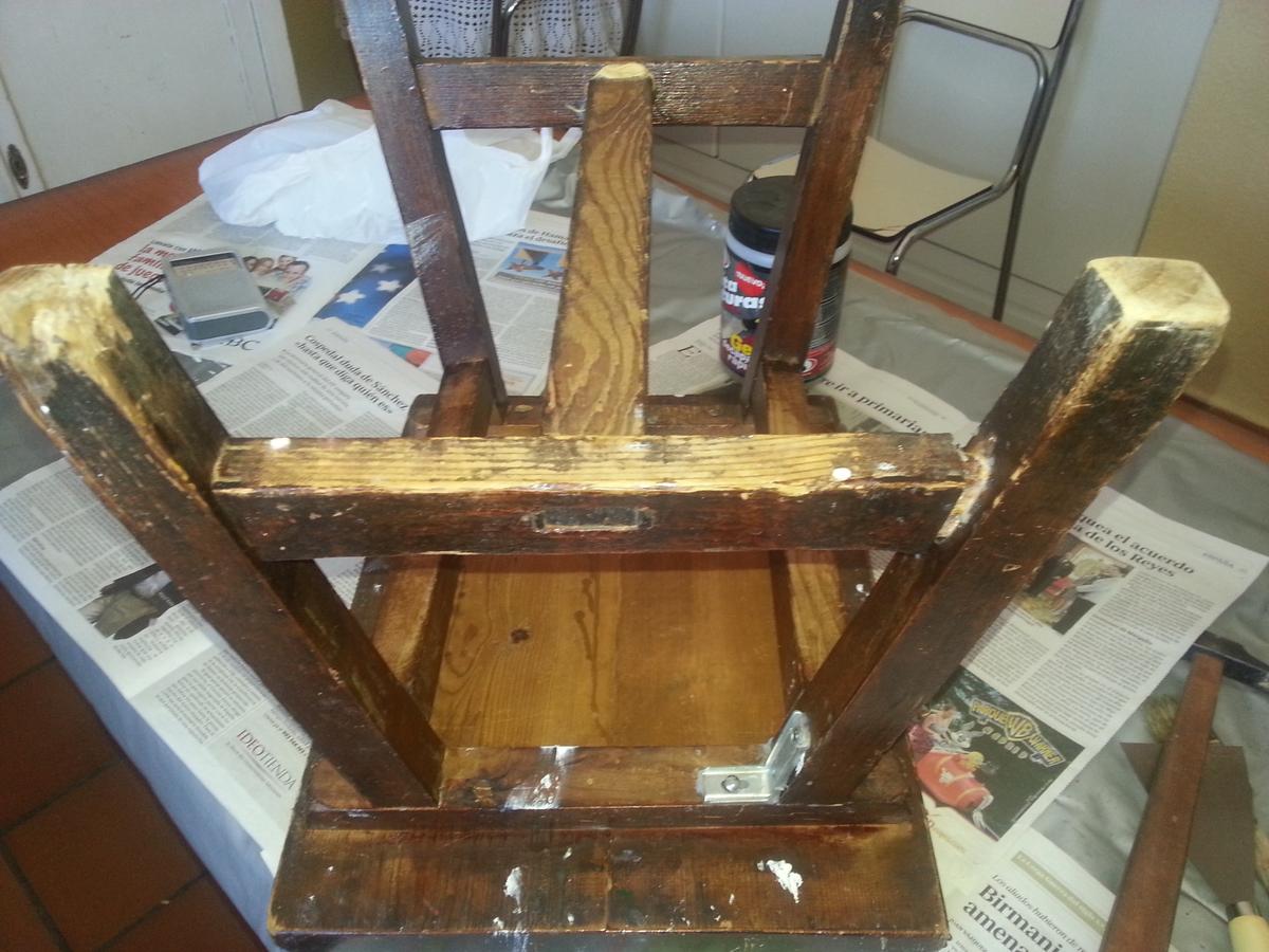 Restauración taburete de madera