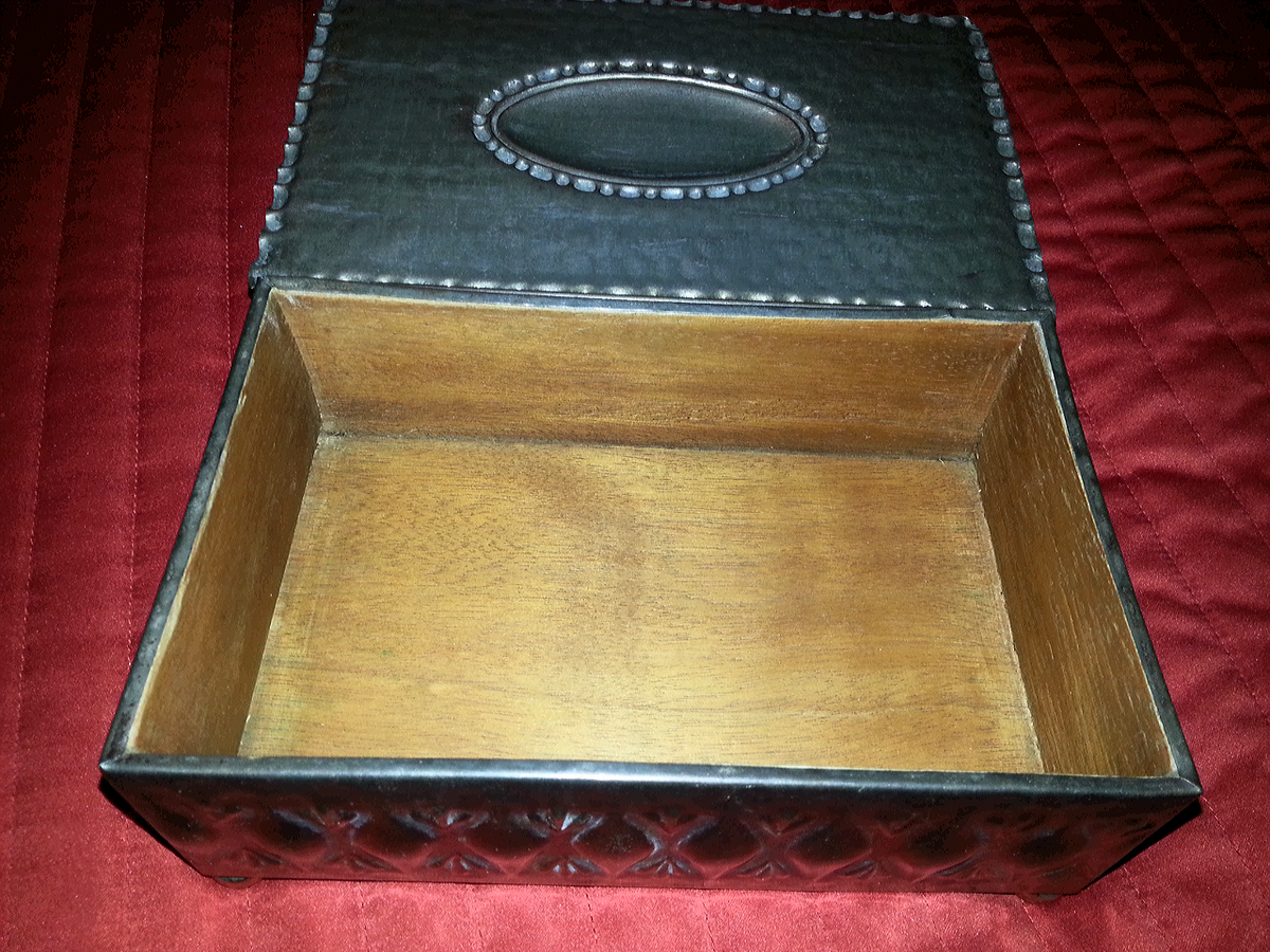 Caja de tabaco restaurada