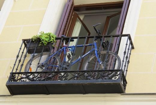 Ideas para aprovechar el balcón de tu piso ahora que llega el frío