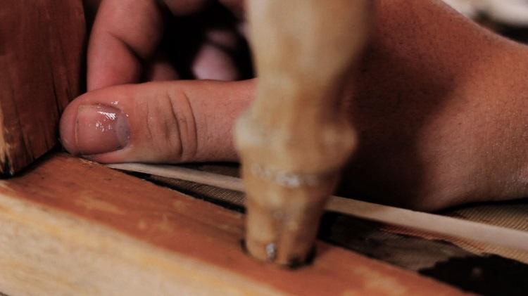 pintar una mecedora con chalk paint spray 5