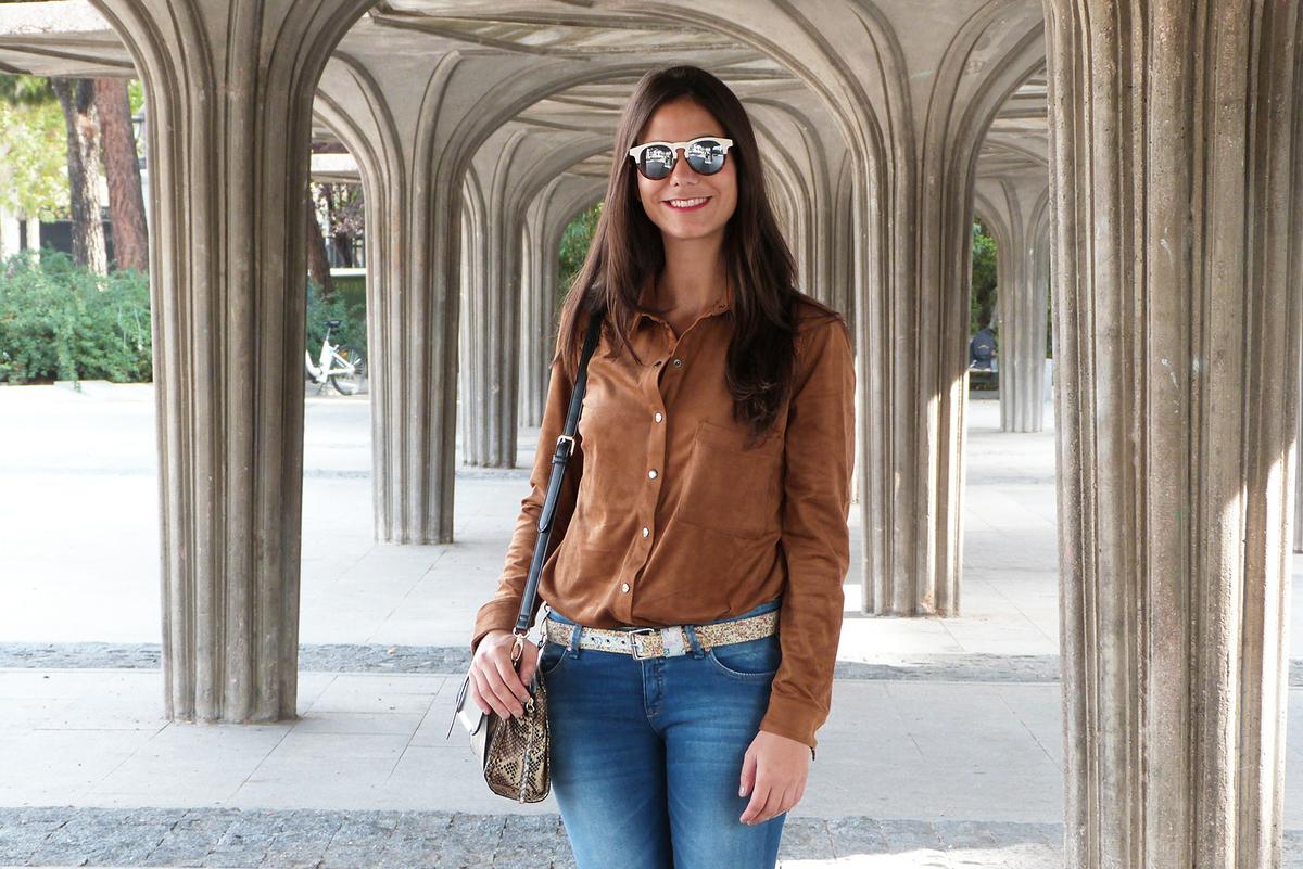 look blogger de moda camisa antelina