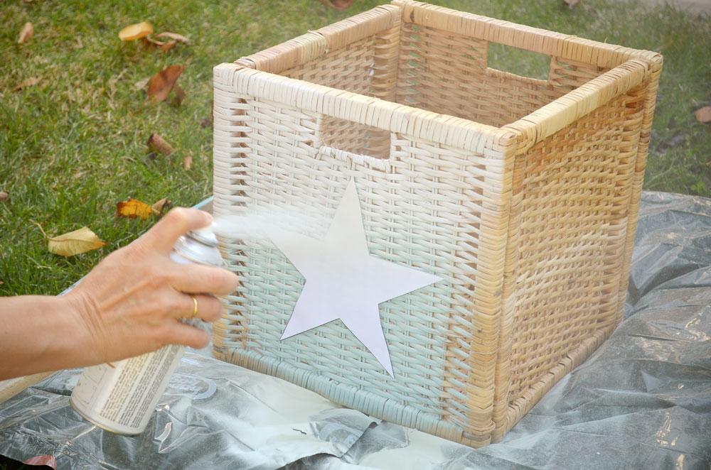 Chalk paint spray Pinty Plus y stencil de estrella.