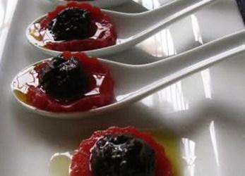 Gelatina de Tomate con Tapenade Negro1