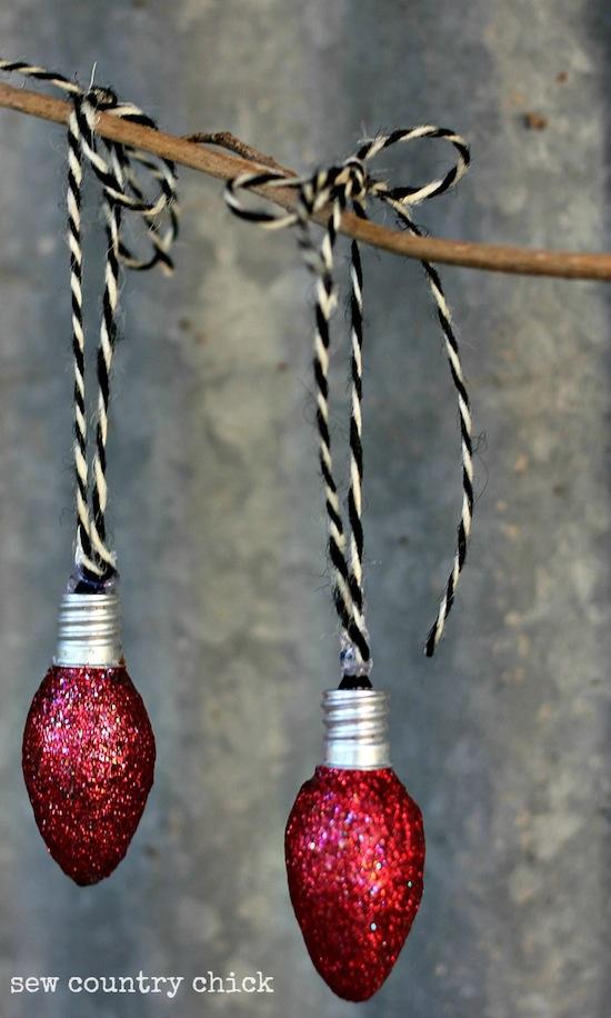 Christmas Decoration at no Cost | ModPodge Light Bulbs with glitter | Via www.sweethings.net