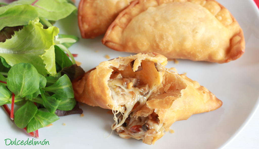 Empanadillas de Champiñones y Chorizo con Masa Casera