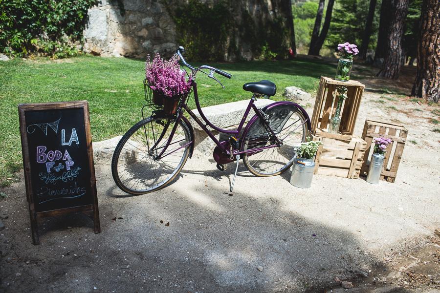 colores-de-boda-rincon-bienvenida-bicicleta-antigua