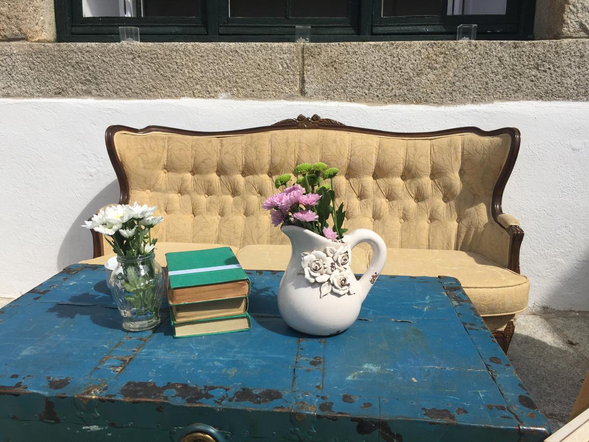 colores-de-boda-decoracion-photocall-vintage-sillones-antiguos