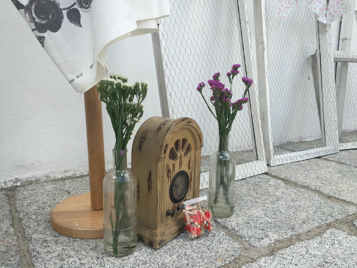 colores-de-boda-decoracion-rincon-tocados-vintage-radio