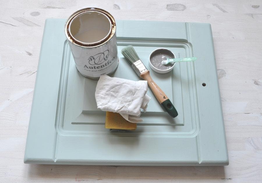 pátina oscura en mueble de cocina