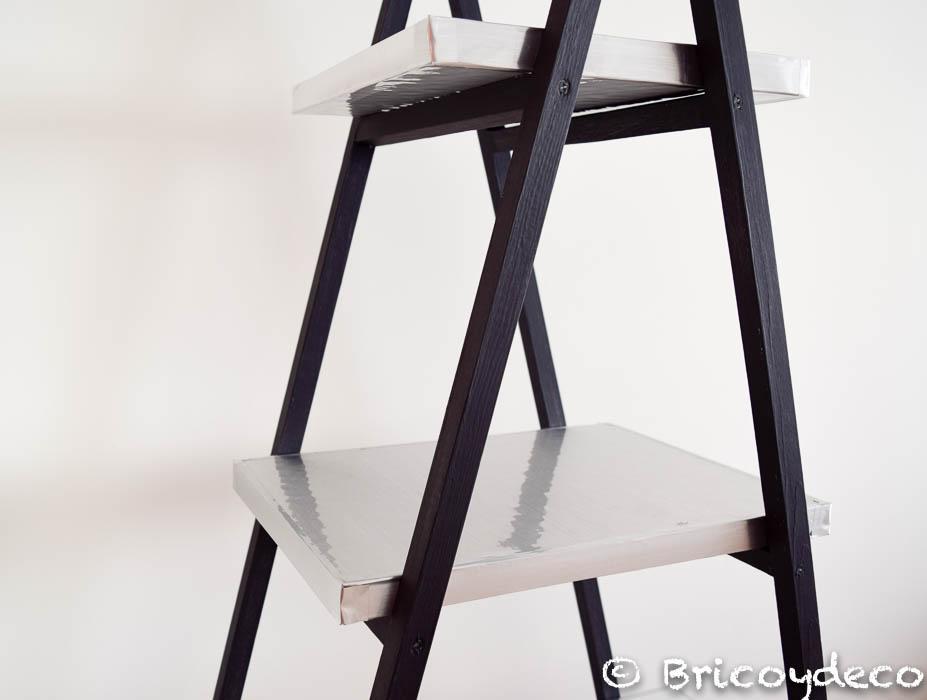 Estantes de cartón forrados con vinilo efecto aluminio