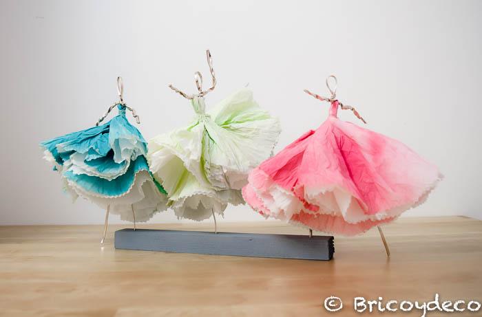 Bailarinas hechas con servilletas de papel
