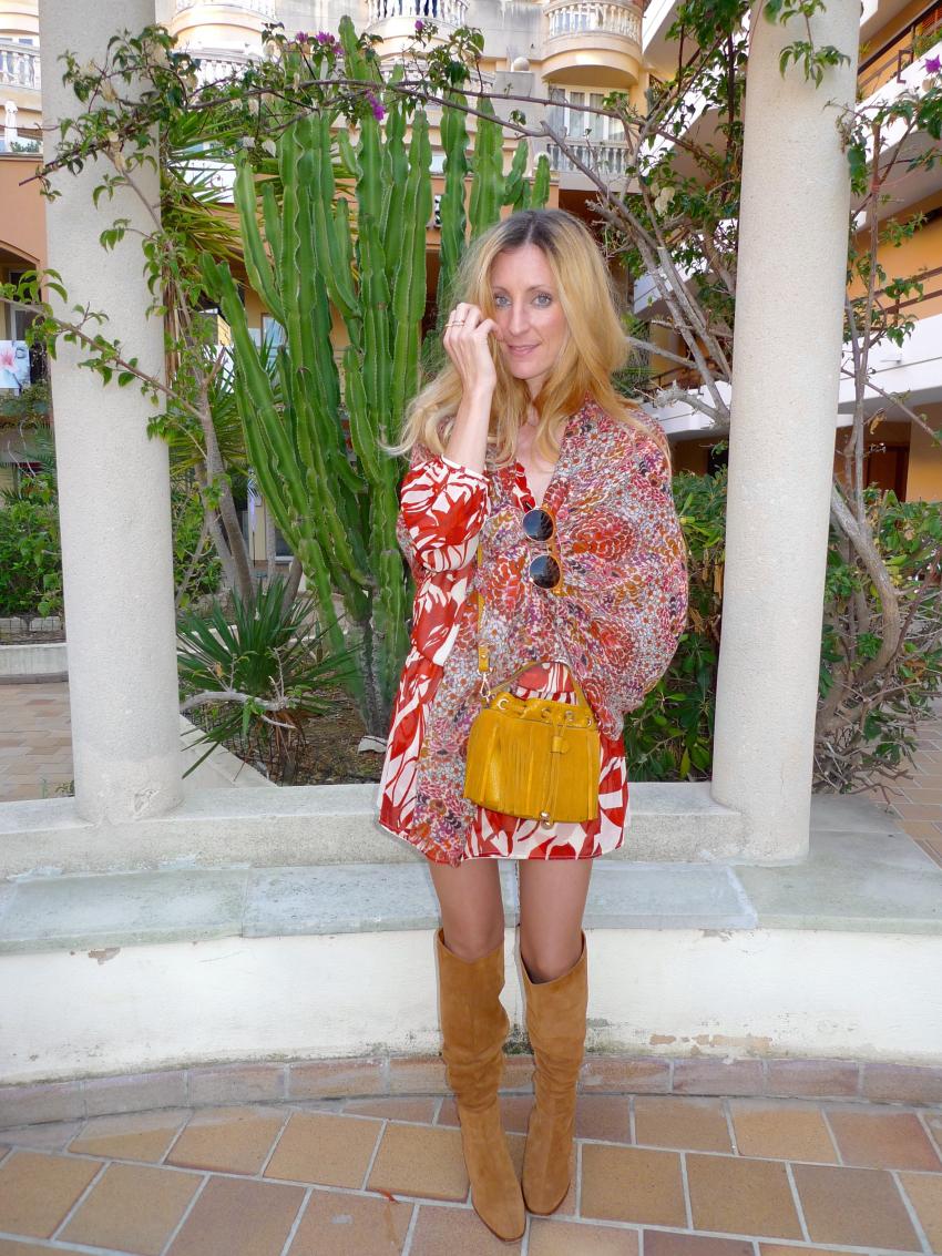 high boots + red dress paula casielles 9