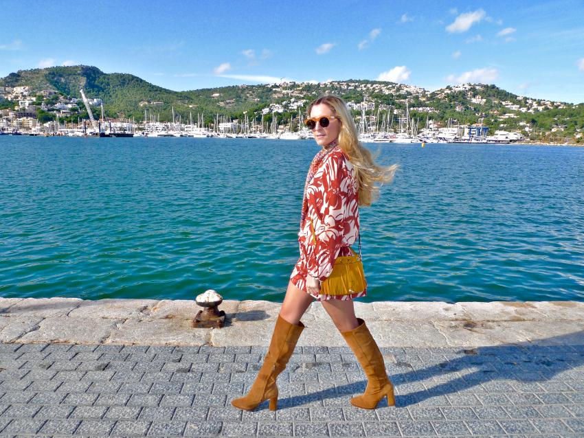 high boots + red dress paula casielles 7