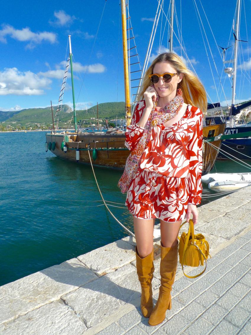 high boots + red dress paula casielles 4