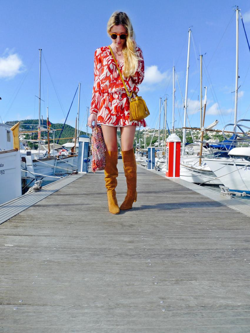 high boots + red dress paula casielles 5