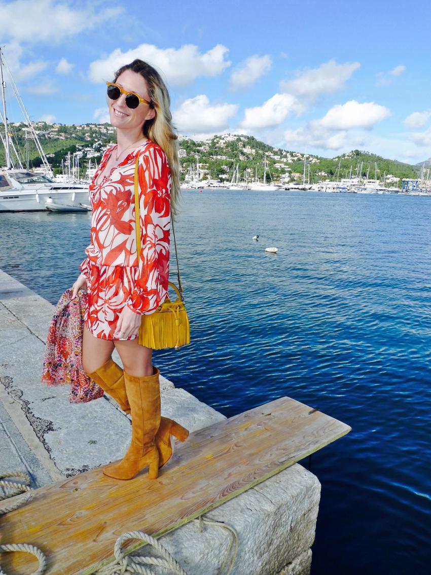 high boots + red dress paula casielles 1