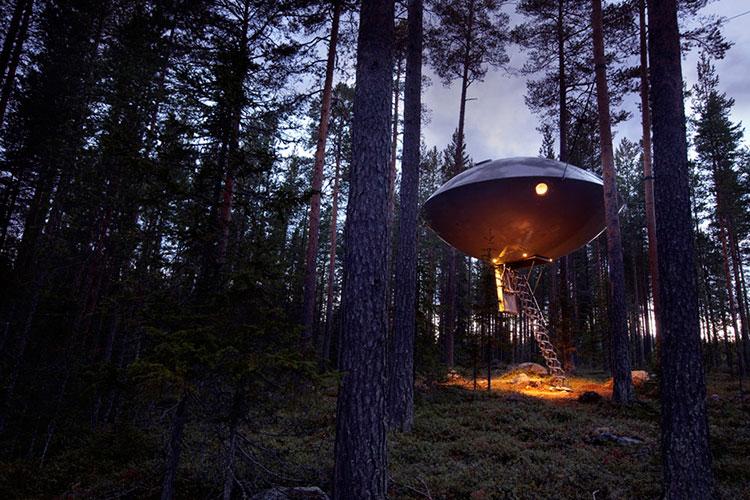 Homelifestyle-Magazine-Tree-Hotel-Ufo