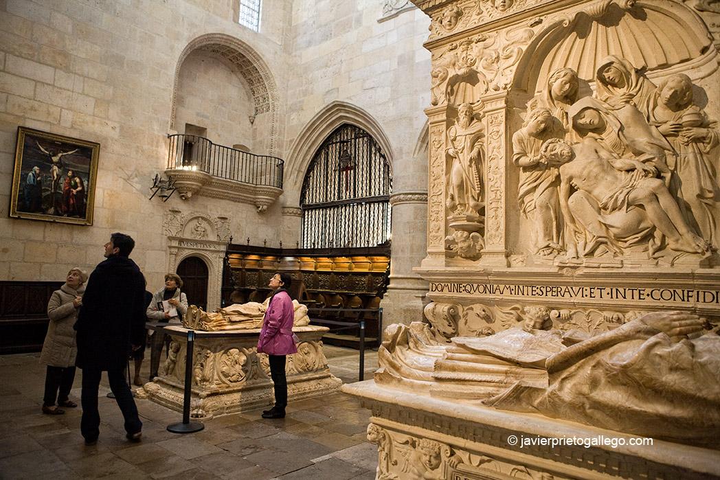 Capilla de la Presentación con el sepulcro de Gonzalo Díez de Lerma realizado por Felipe de Vigarny en el centro. Catedral de Burgos. Castilla y León. España. © Javier Prieto Gallego