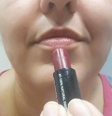 Labial Apivita Grosella Negra la Tendencias NereMi