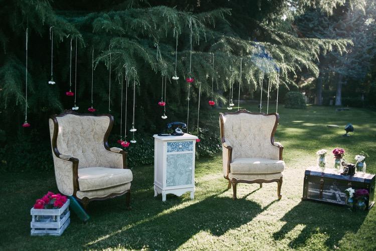 colores-de-boda-organizacion-bodas-043-photobooth-sillones-vintage