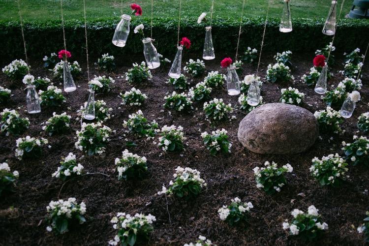 colores-de-boda-organizacion-bodas-050-decoracion-suspendida-botellas