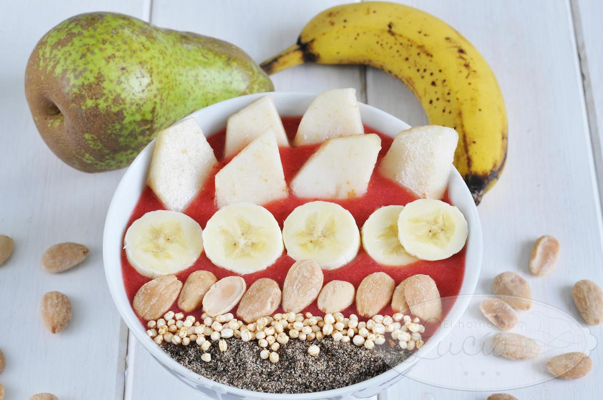 Smoothie bowl de quinoa, chía y frutas