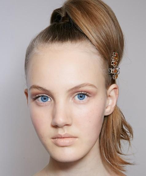 Coleta alta con pasador Telva