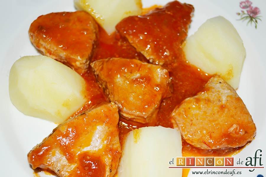 Bonito listado con tomate, sugerencia de presentación