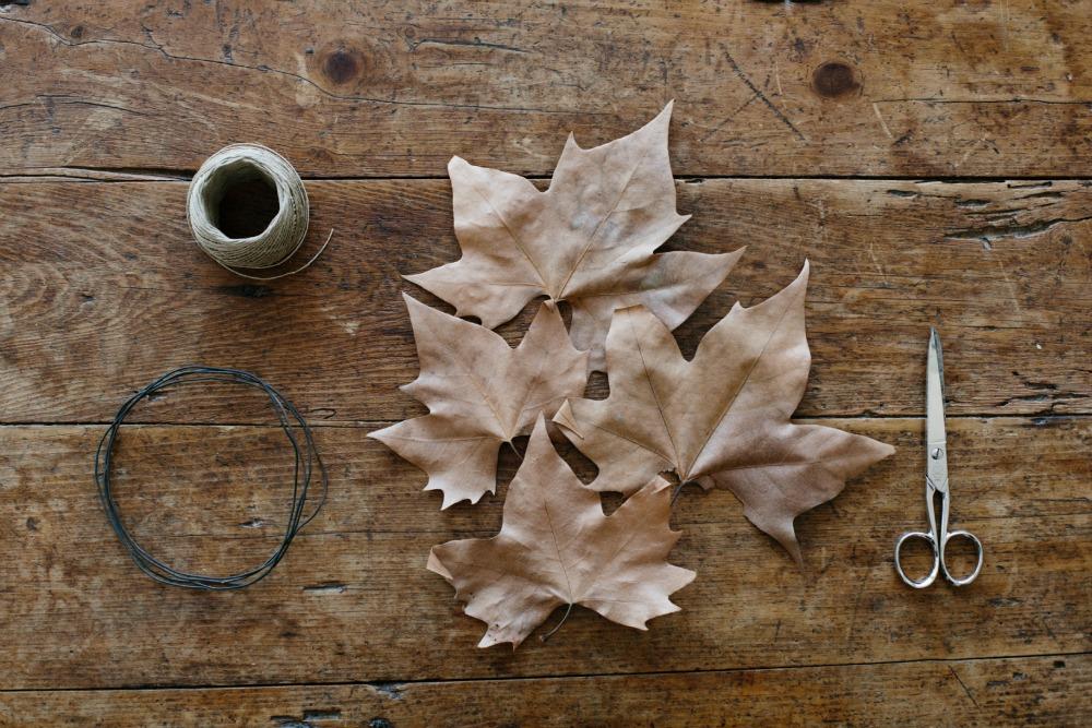 Cómo crear una corona de hojas secas - Decoración de eventos en All Lovely Party